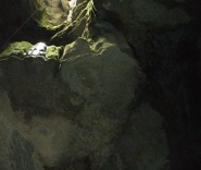 Естественный колодец - спуск в пещеру