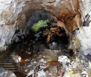 В пещере Эмине-Баир-Хосар фото