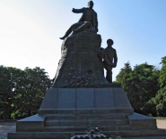 Памятник Корнилову в Севастополе