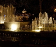 Вечерний фонтан в Ялте